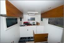 Nach dedn Oberschränken kamen die Sitzbänke