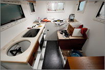 Nach dem Küchenblock kam der Podest in der Sitzgruppe und der Fußboden - so langsam nimmt alles Form an....