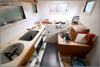 Trotz ständigem Aufräumen herrscht immer wieder ganz schnell Chaos auf der Baustelle