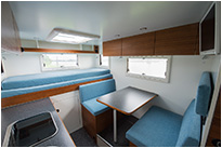 Bett im zusammengeschobenen Zustand