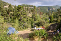 Campingplatz am reißenden Fluß des Sinks Canyon State Park | Wyoming