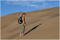 Mit dem ersten Sonnenlicht erklimmen wir die Dünen | Great Sanddunes NP. | Colorado