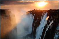 Berauschender Sonnenuntergang  | Victoria Fälle - Sambia