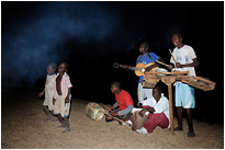 Ein kleiner Musikauftritt von Einheimischen aus dem Dorf | Malawi
