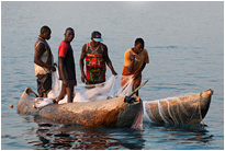 Der Malawisee ernährt fast die gesamte Bevölkerung Malawis - die Überfischung ist immens | Malawi